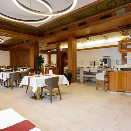 Rose Hotel